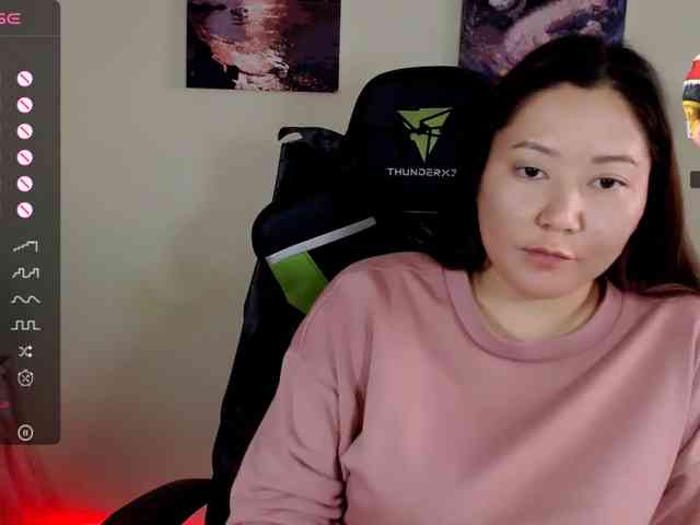 LisaAsianFlower webcam