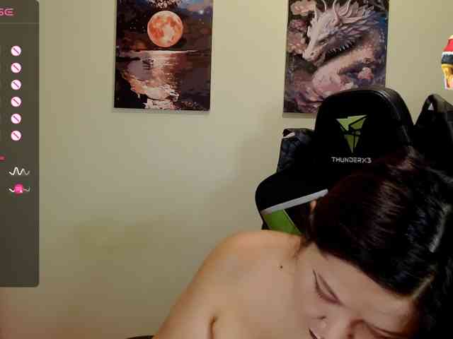 LisaAsianFlower webcam