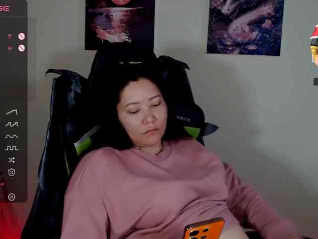 LisaAsianFlower webcam