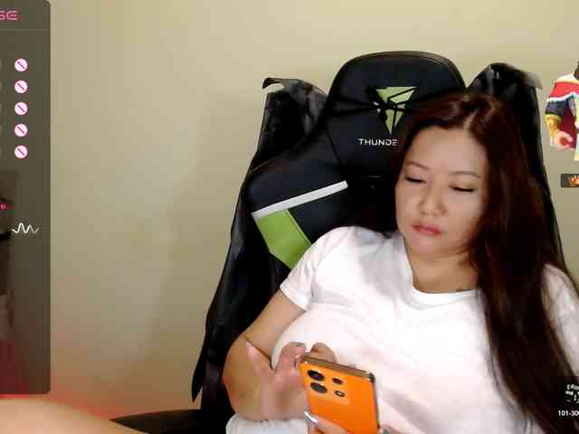 LisaAsianFlower webcam