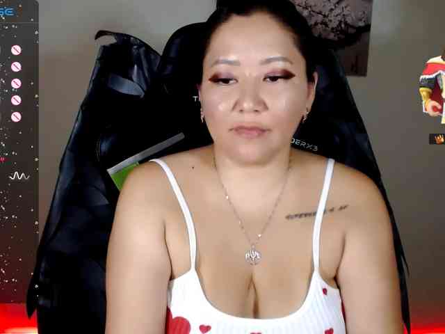 Modelo: LisaAsianFlower