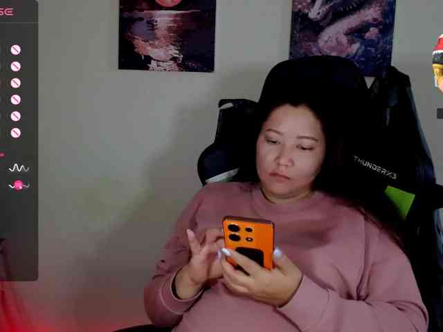 LisaAsianFlower webcam