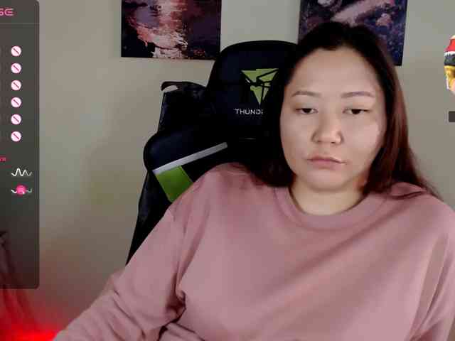 LisaAsianFlower webcam