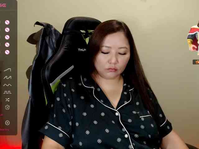 LisaAsianFlower webcam
