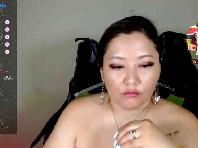 LisaAsianFlower webcam
