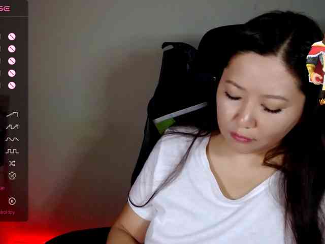 LisaAsianFlower webcam