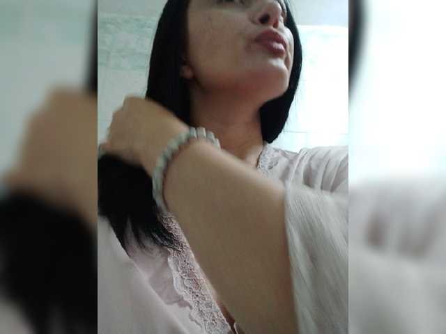KarenClark, en vivo ahora en BongaCams