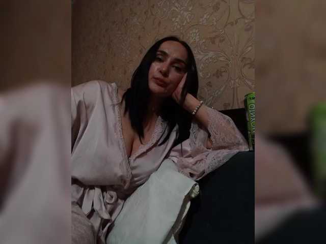 MILEEDI live cam preview