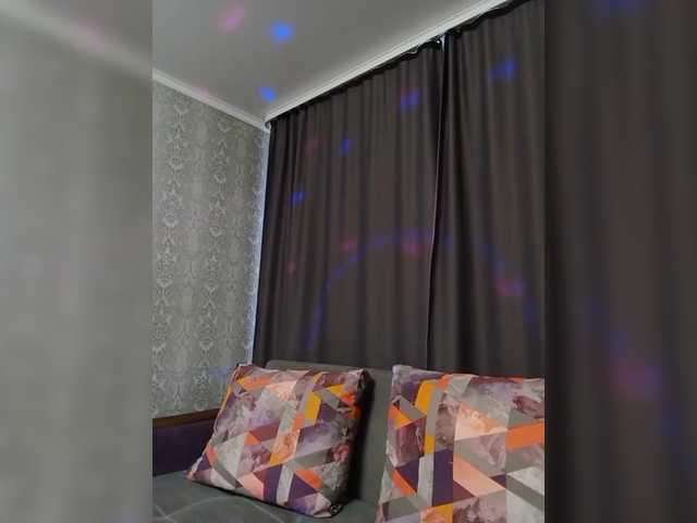 MILEEDI live webcam show