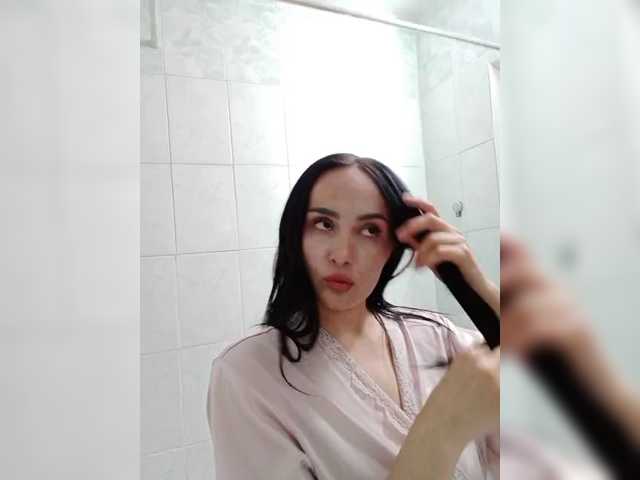 MILEEDI live cam preview