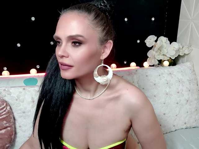 Sweeteest-Julie live cam on BongaCams