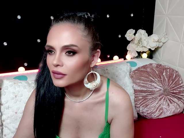 Sweeteest-Julie live cam on BongaCams