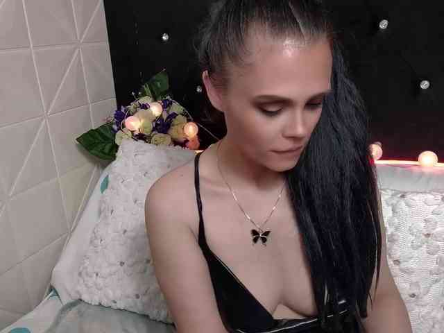 Sweeteest-Julie Live Webcam on BongaCams