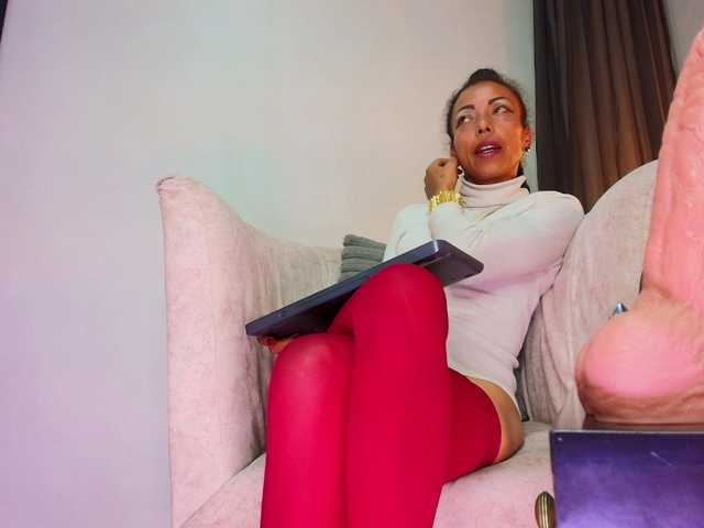 brendaliive live cam on BongaCams