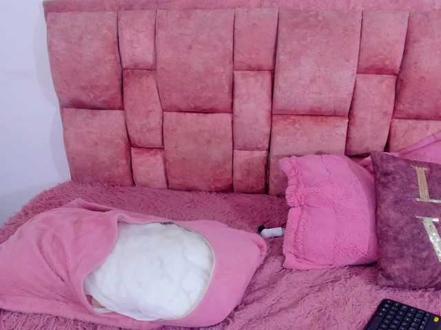 leo-alanna live cam on BongaCams