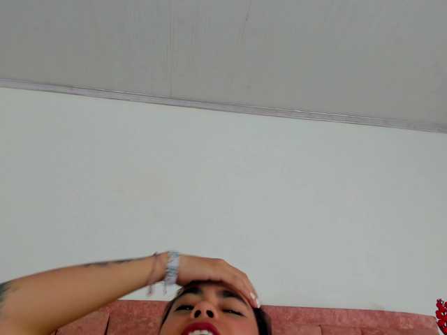 leo-alanna live cam on BongaCams