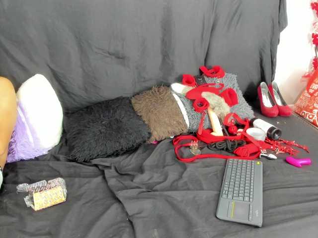leo-alanna live cam on BongaCams