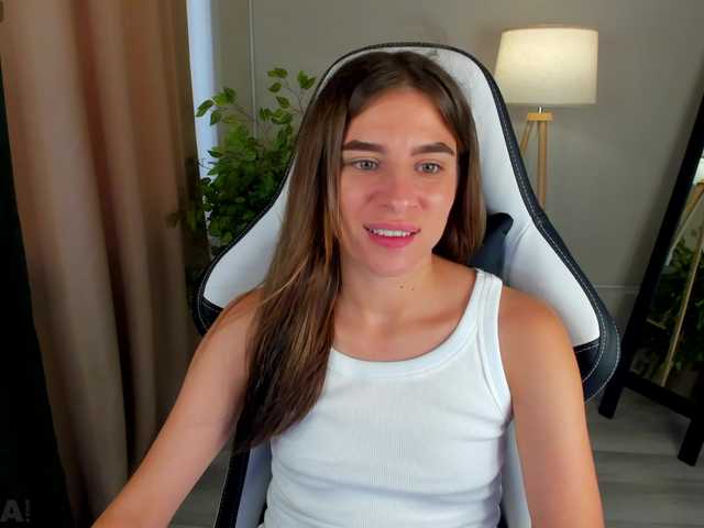 emy-angel1 live cam on BongaCams