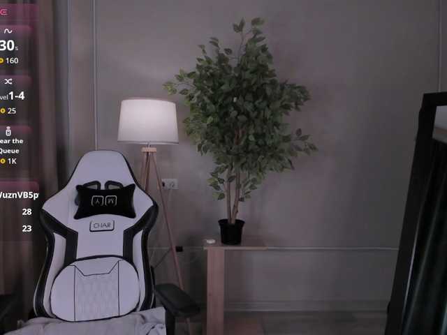 emy-angel1 live cam on BongaCams