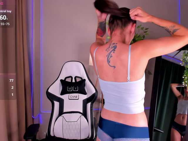 emy-angel1 live cam on BongaCams