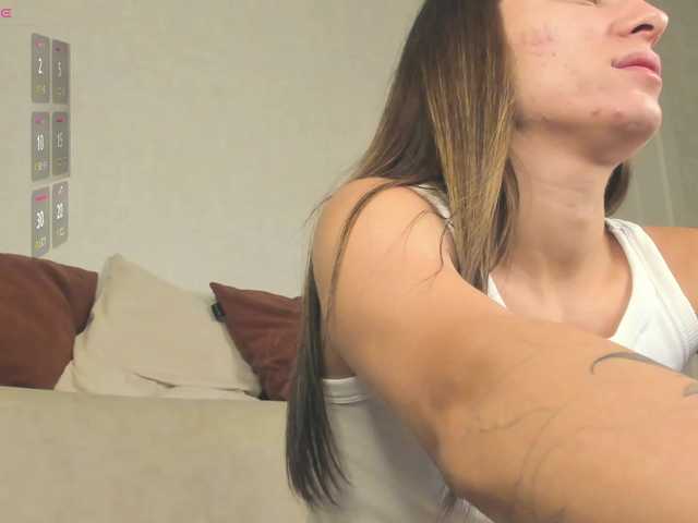 emy-angel1 live cam on BongaCams
