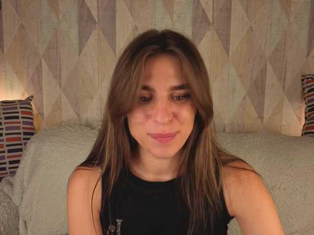 emy-angel1 live cam on BongaCams