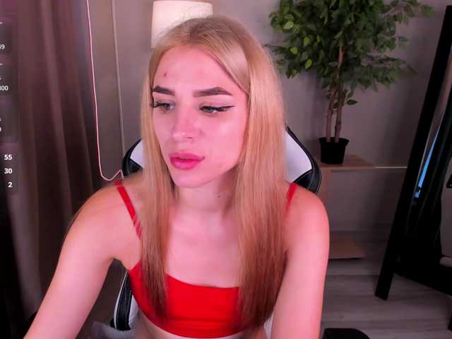 emy-angel1 live cam on BongaCams