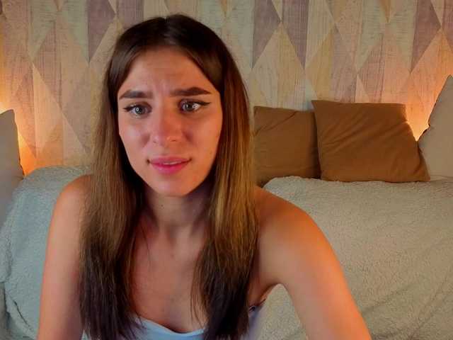 emy-angel1 live cam on BongaCams