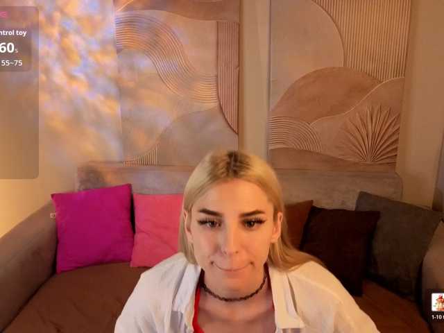 emy-angel1 live cam on BongaCams
