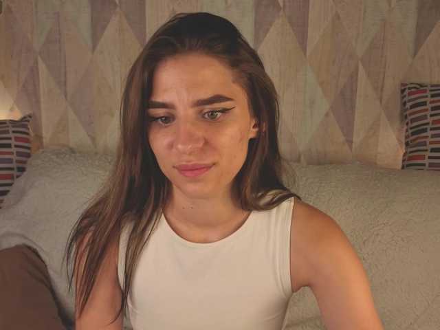 emy-angel1 live cam on BongaCams