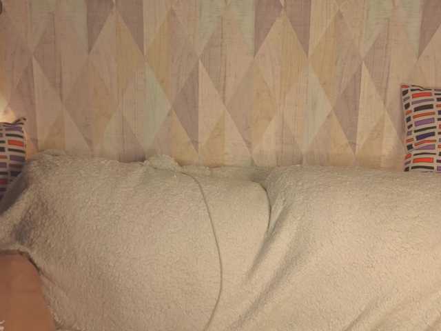emy-angel1 live cam on BongaCams