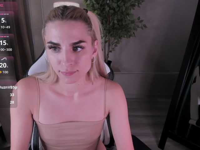 emy-angel1 live cam on BongaCams