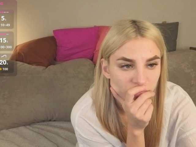 emy-angel1 live cam on BongaCams