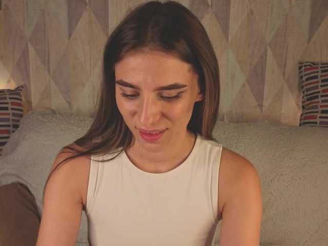 emy-angel1 live cam on BongaCams