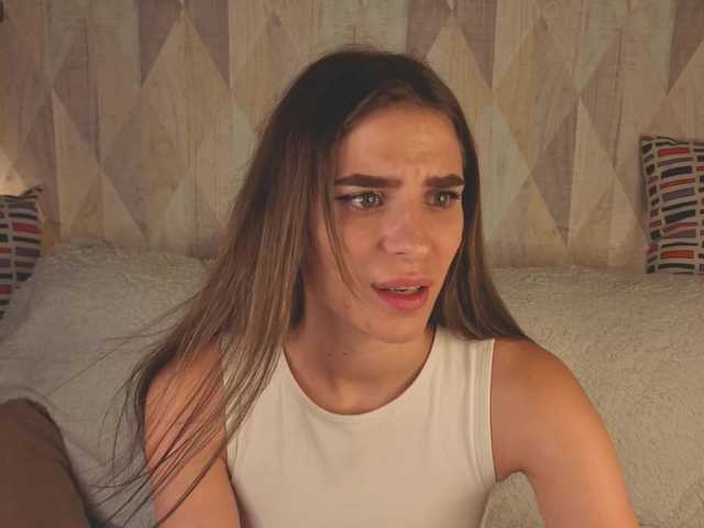 emy-angel1 live cam on BongaCams