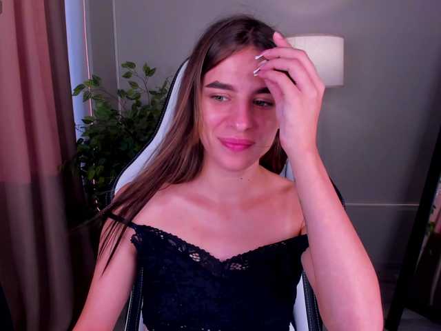 emy-angel1 live cam on BongaCams