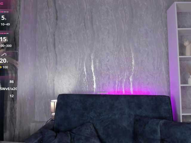 emy-angel1 live cam on BongaCams