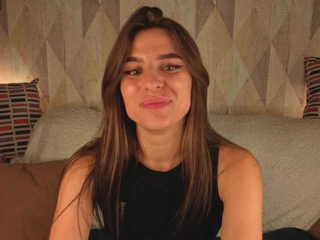 emy-angel1 live cam on BongaCams