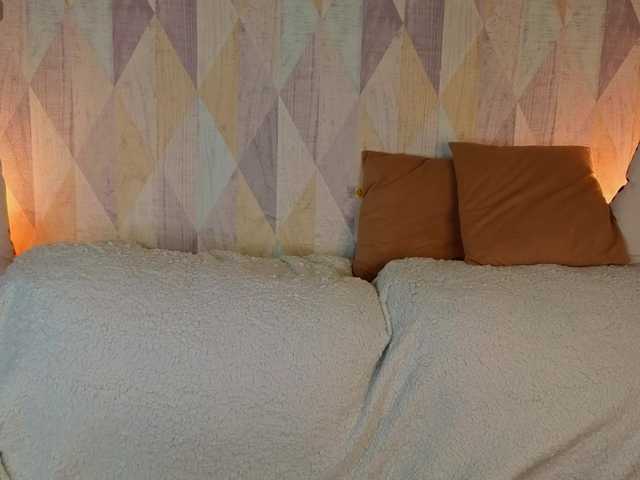 emy-angel1 live webcam show