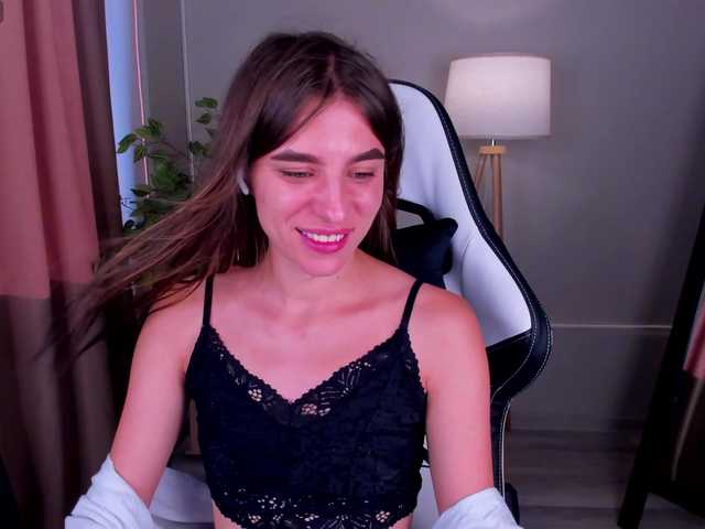 emy-angel1 live cam on BongaCams