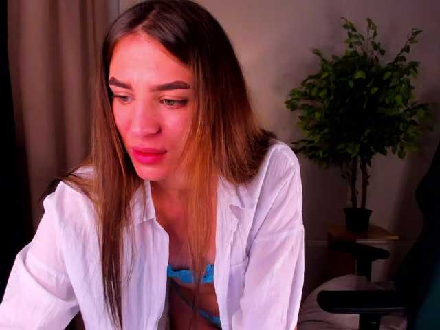 emy-angel1 live cam on BongaCams