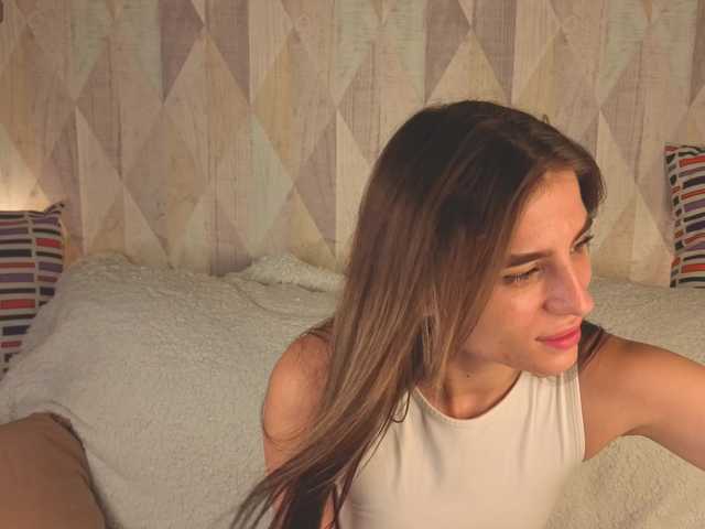 emy-angel1 live webcam show