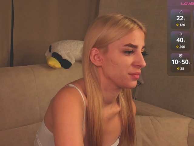 emy-angel1 live cam on BongaCams