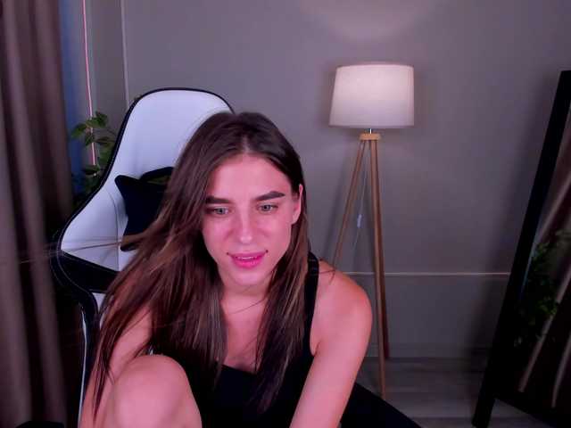 emy-angel1 live cam on BongaCams