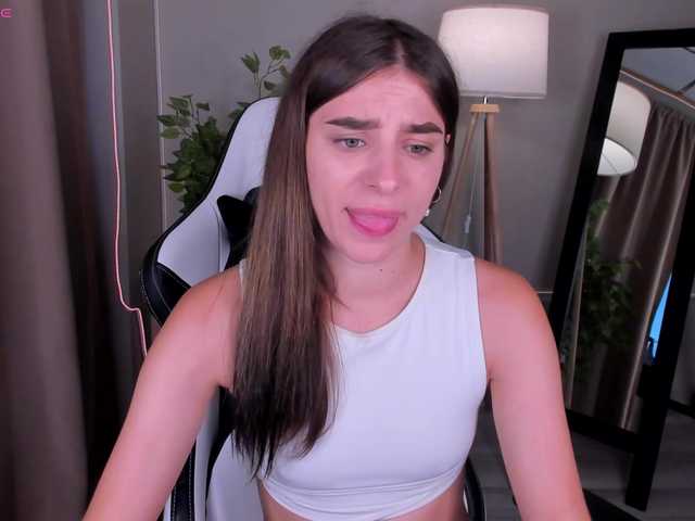 emy-angel1 live cam on BongaCams