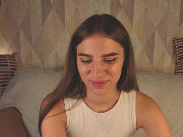 emy-angel1 live webcam show
