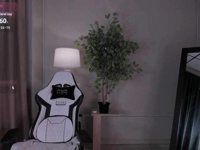 emy-angel1 live cam on BongaCams