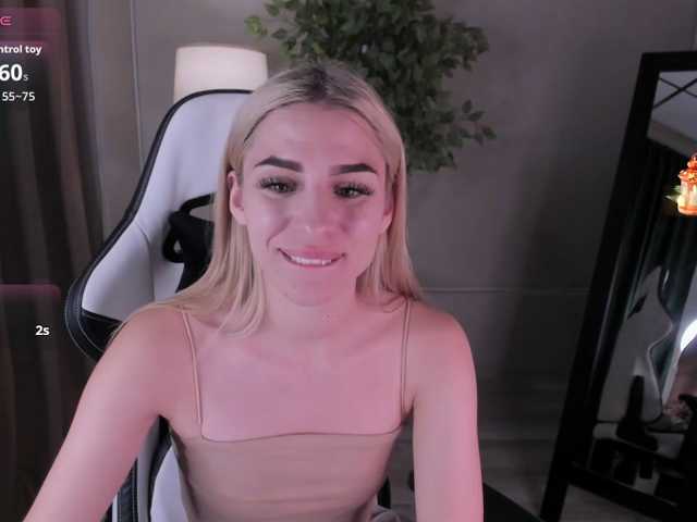 emy-angel1 live cam on BongaCams