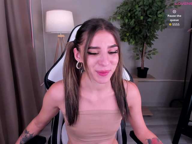 emy-angel1 live cam on BongaCams