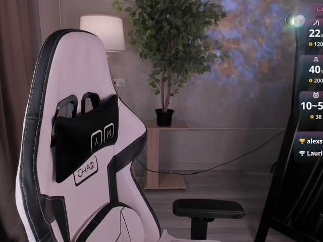emy-angel1 live cam on BongaCams